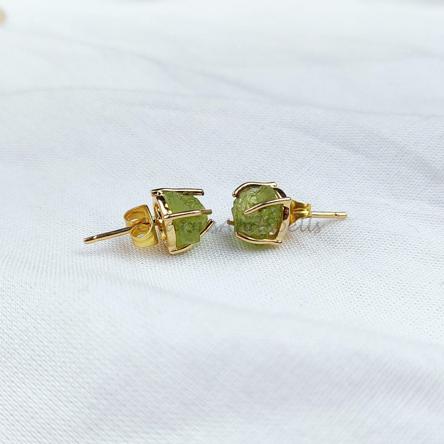 Raw peridot earrings, prong earrings, peridot stud earrings, august birthstone earrings, green gemstone, dainty studs - Charms And Spells
