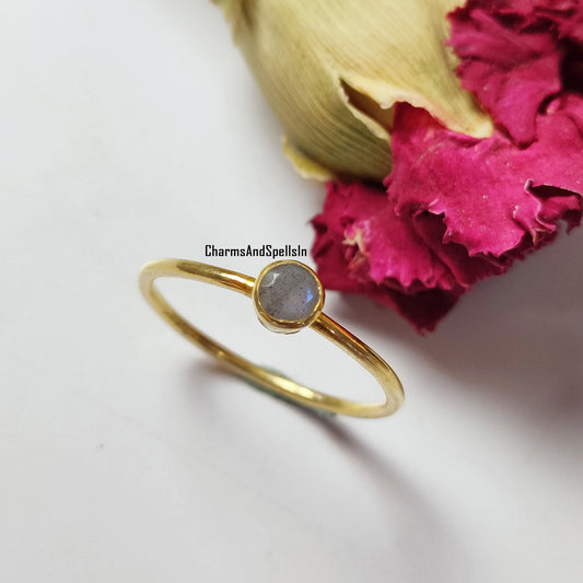 Natural Blue Flash Labradorite Ring, Dainty Ring, 925 Sterling Silver Jewelry, Labradorite Bridesmaids Gift, Woman Jewelry, Wedding Ring