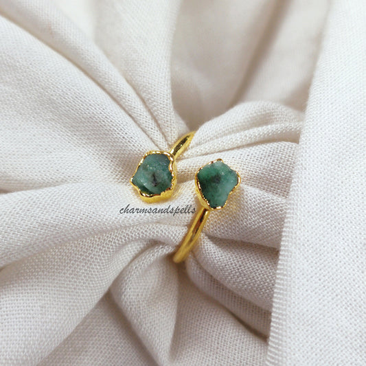 Raw Emerald Ring, Electroplated Ring, Dainty Jewelry, Natural Raw Emerald Ring, Green Gemstone, May Birthstone Jewelry, Wedding Gift, Gift