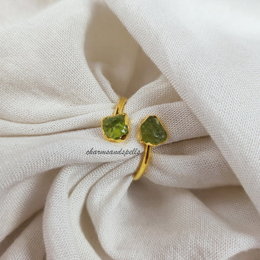 Raw Peridot Ring, August Birthstone Jewelry, Healing Crystal Raw Stone Ring, Natural Gemstone Ring, Bridesmaid Gift Ring, Gift For Her, Gift